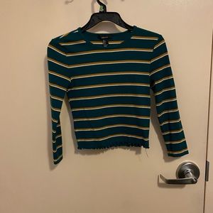 S. Forever 21. Green, Gold, and white. Ruffled bottom.